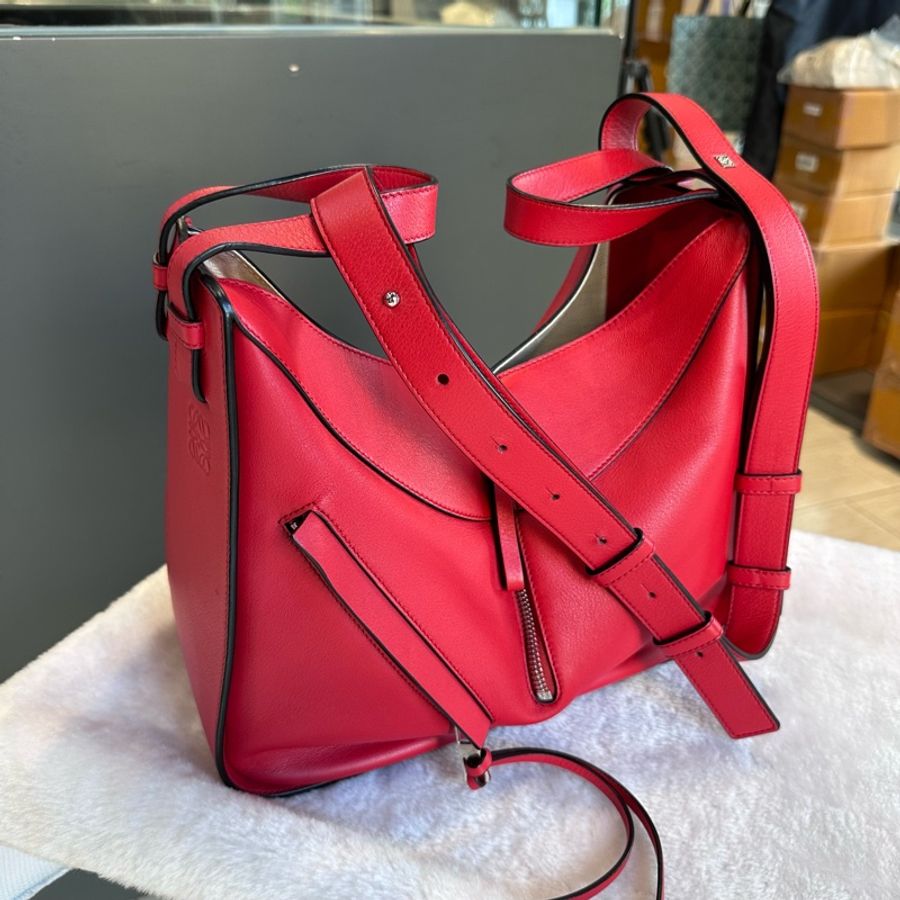 Loewe Hammock Small 牛皮吊床包(紅色)-6