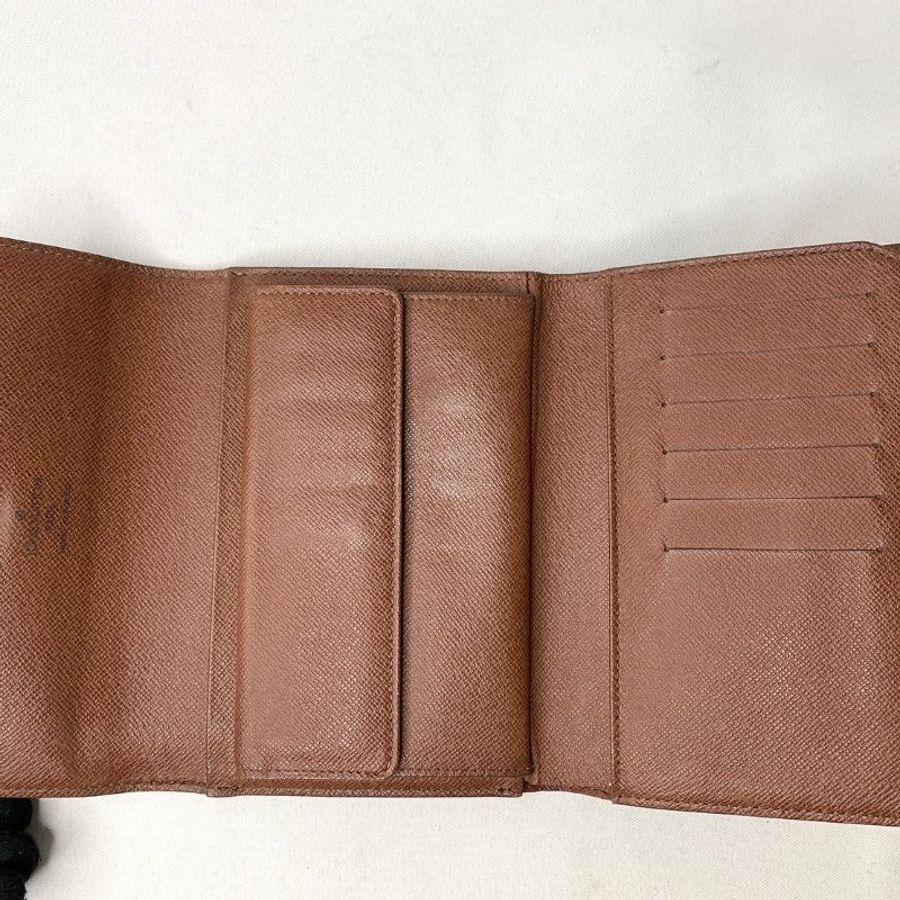 LV 經典Monogram老花扣式中夾-6