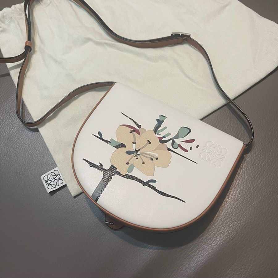 LOEWE HEEL BAG 馬鞍包 半月包-0