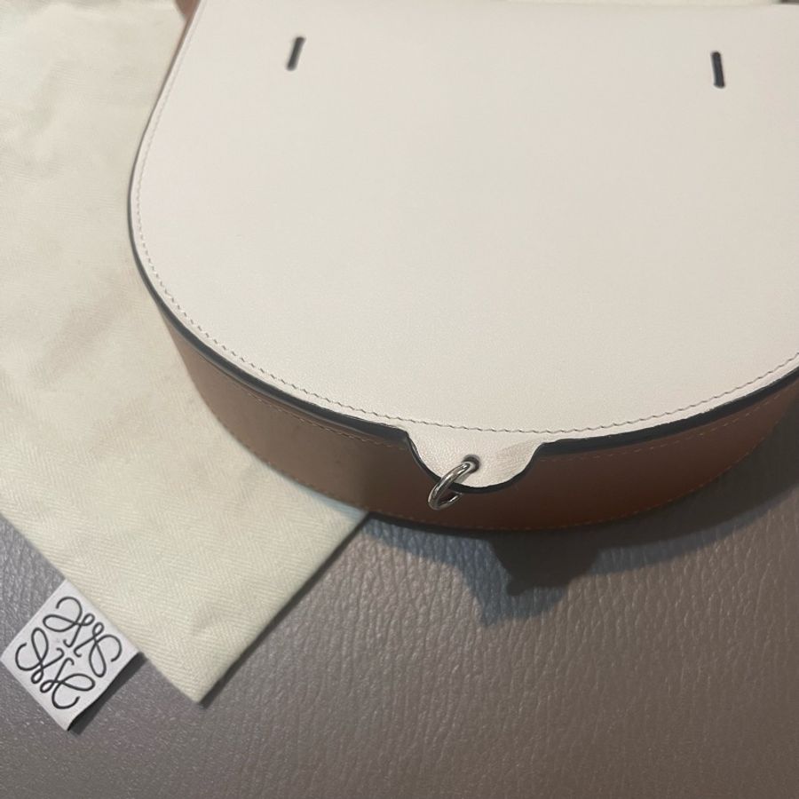 LOEWE HEEL BAG 馬鞍包 半月包-2