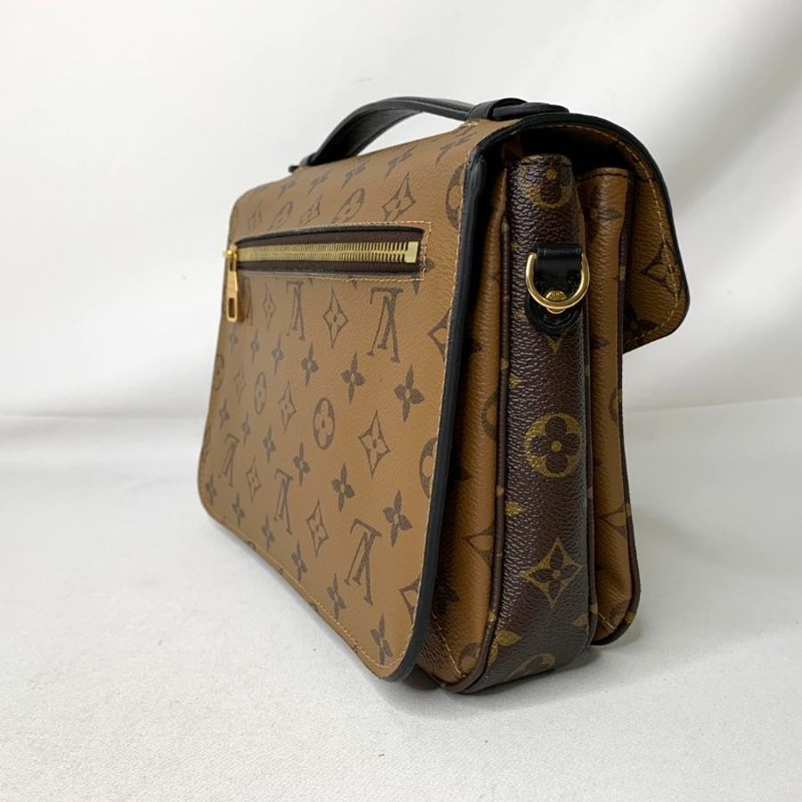 LV POCHETTE MÉTIS拚色郵差包-3