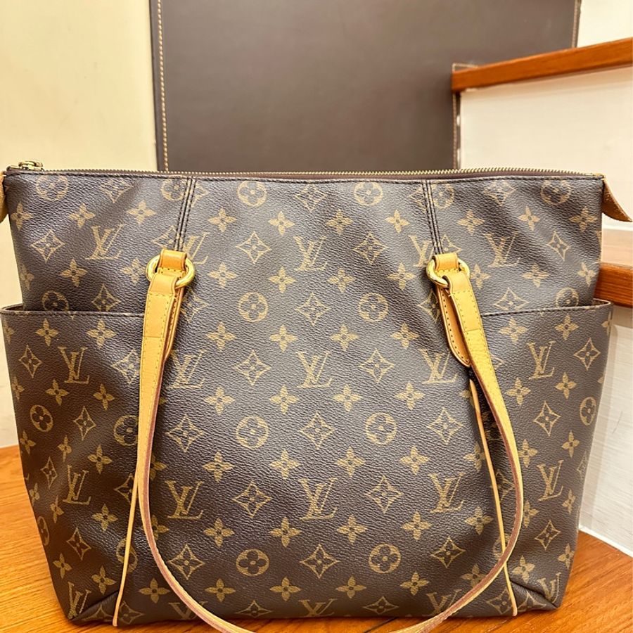 LV 花紋雙口袋肩背包-0