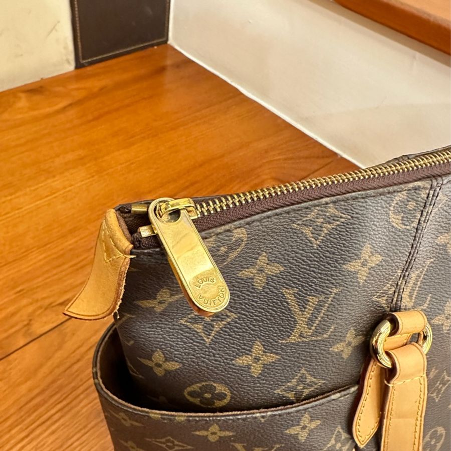 LV 花紋雙口袋肩背包-6