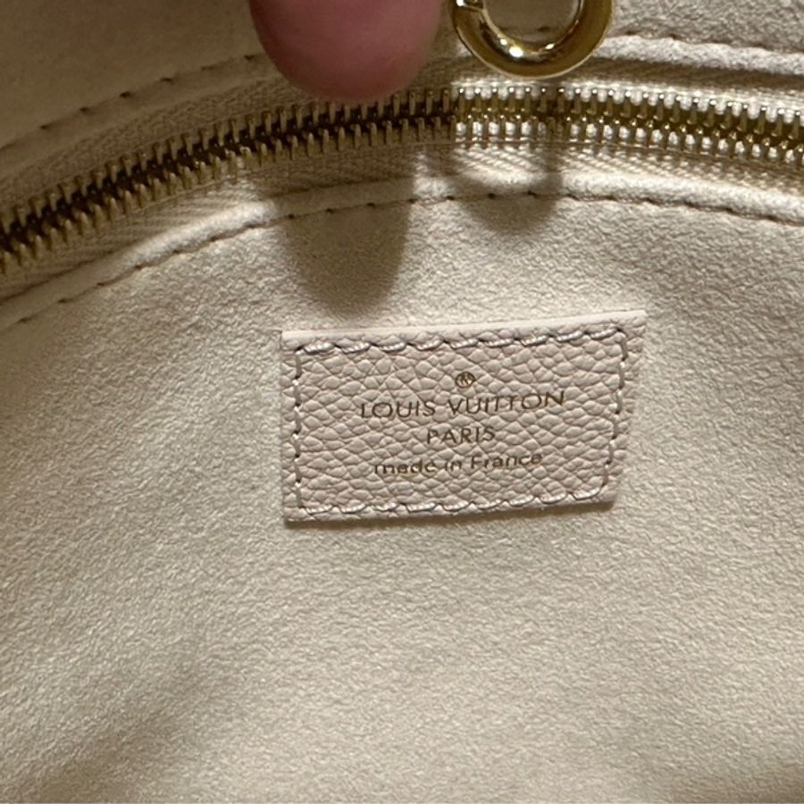 全新 LOUIS VUITTON 奶油色 LV OnTheGo PM by The Pool 手拿 斜揹包 M46513-10