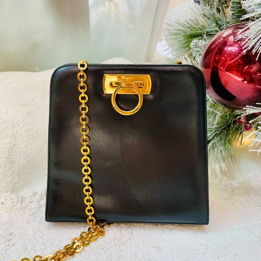 Salvatore Ferragamo黑金馬蹄包-0