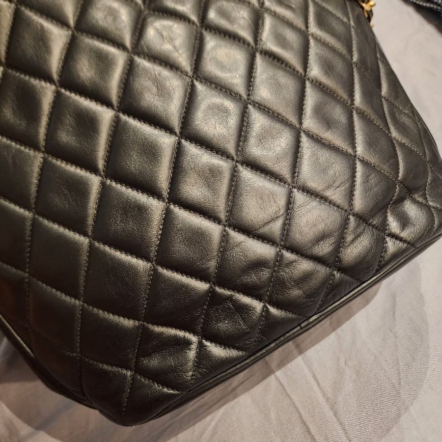 Chanel vintage  日本香奈兒黑色菱格方牌鍊包-8