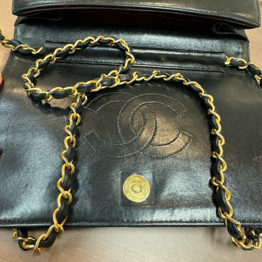 Chanel vintage 黑金羊皮全蓋23公分肩背包-3