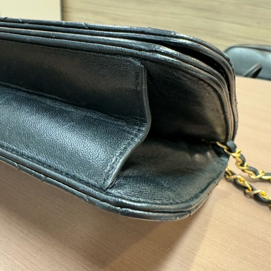 Chanel vintage 黑金羊皮全蓋23公分肩背包-8