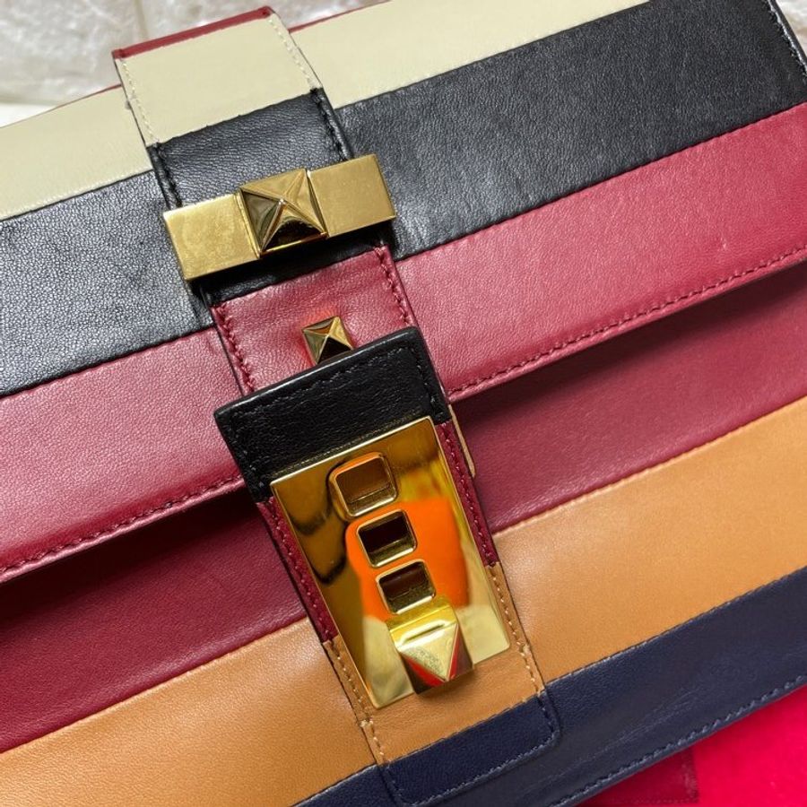 Valentino Garavani B-ROCKSTUD-11