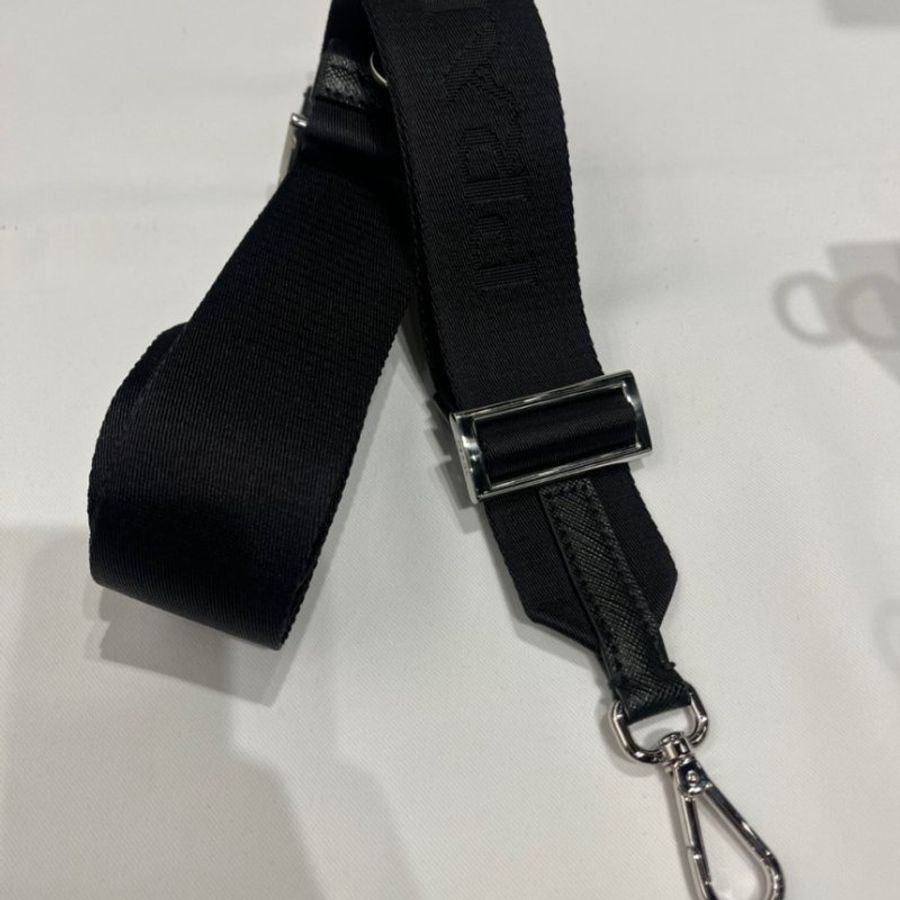 🎁夏季折扣🎁Prada 2VH113 尼龍 及 Saffiano皮革斜背包 黑色-19