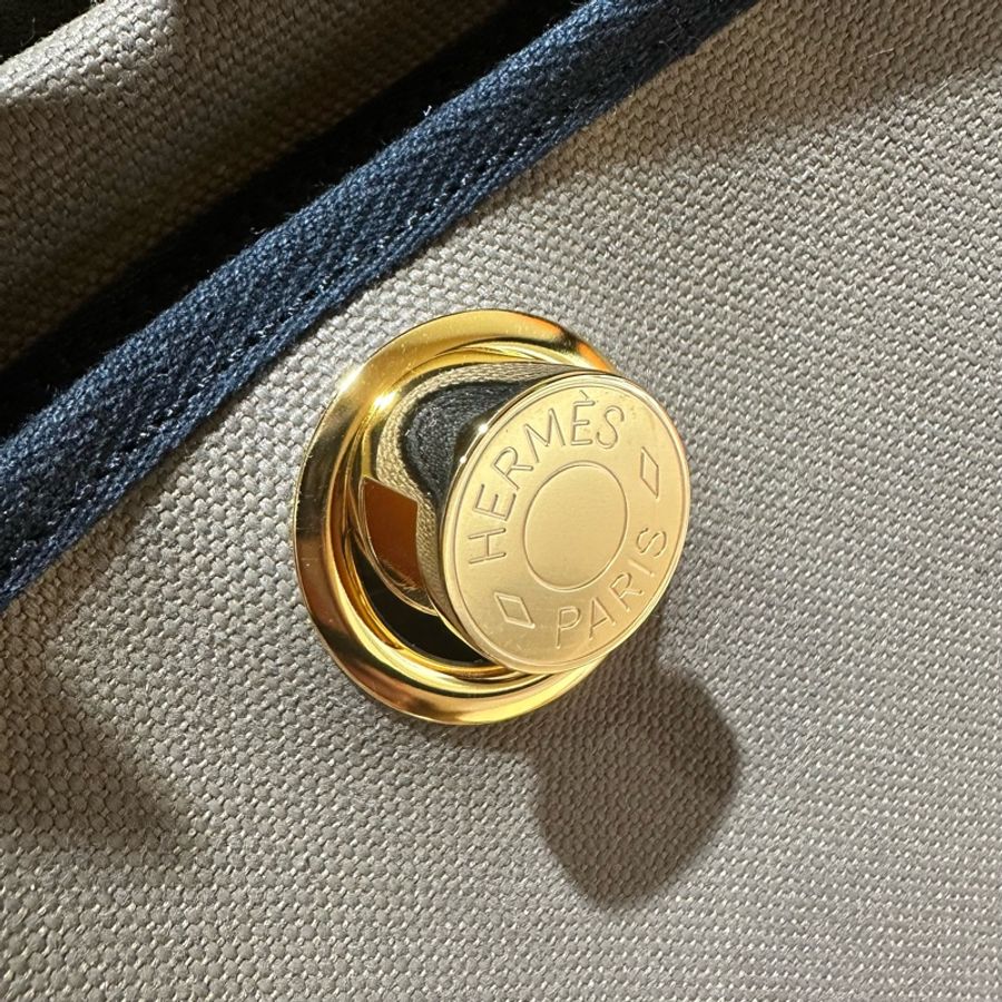 全新現貨Hermès Herbag31 大象灰配金釦-12