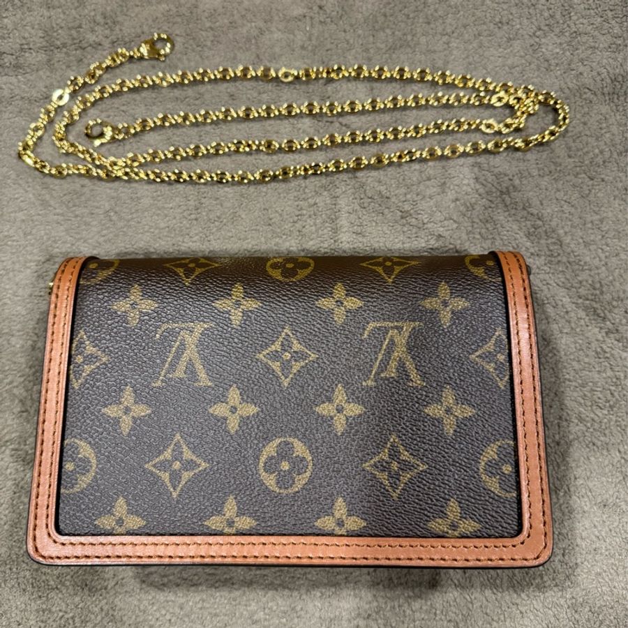 LV louis vuitton Dauphine 鏈帶錢包 M68746-1