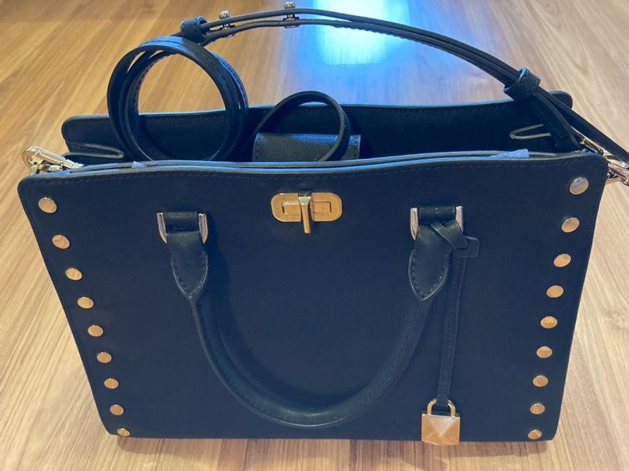 MICHAEL KORS 黑色卯釘包 全新品-1