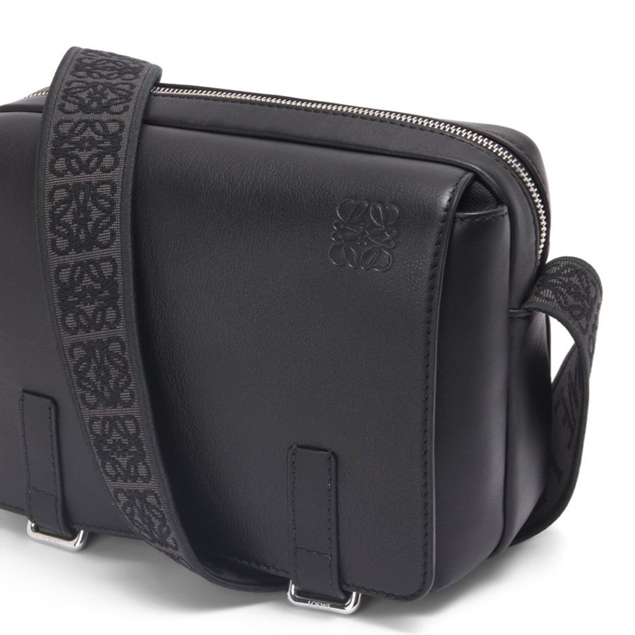 LOEWE XS Military messenger bag 羅威全黑郵差包-2