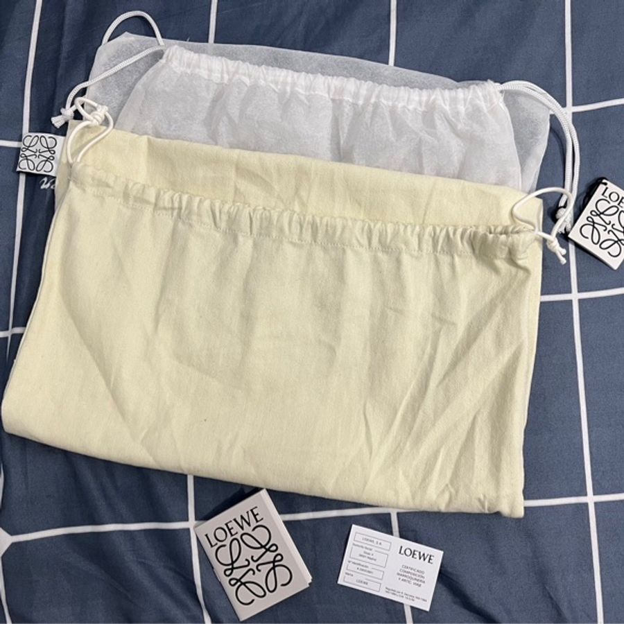 LOEWE XS Military messenger bag 羅威全黑郵差包-20