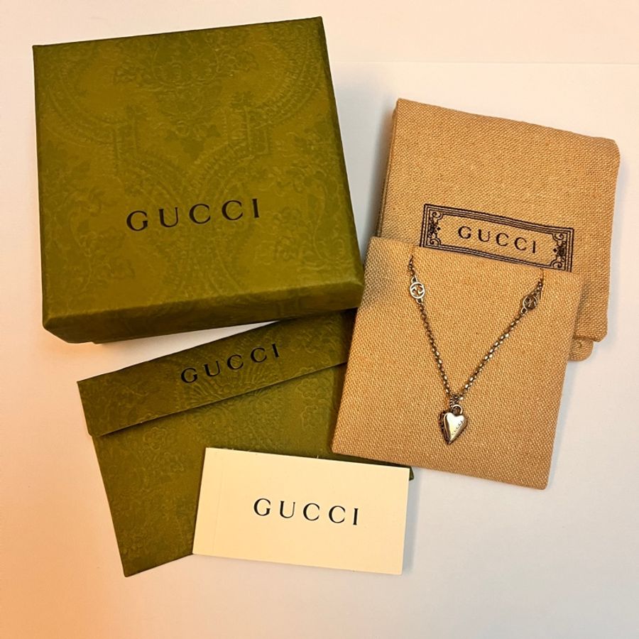 (現貨) Gucci 雕花愛心手鍊-1