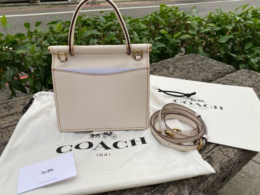 全新COACH 89223 白色全皮滾黃線邊Willis 18 迷你款復古手提包正櫃款-1