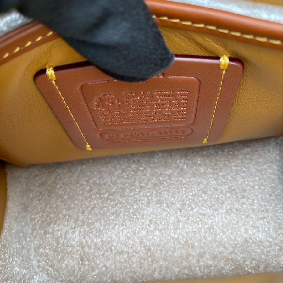 全新COACH 89223 白色全皮滾黃線邊Willis 18 迷你款復古手提包正櫃款-6