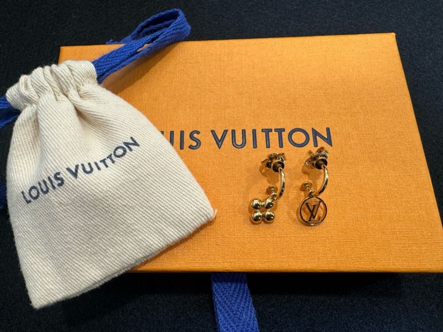 LV 耳環耳針小花logo M64859 二手-9