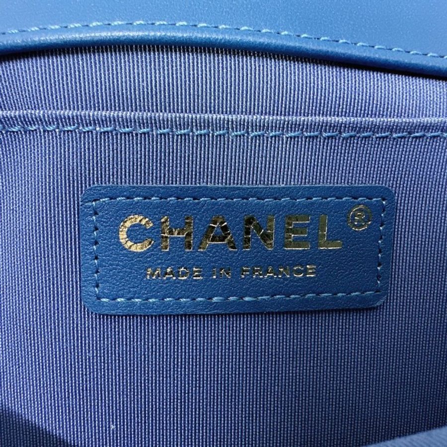 CHANEL 山型紋小羊皮BOY 25-11