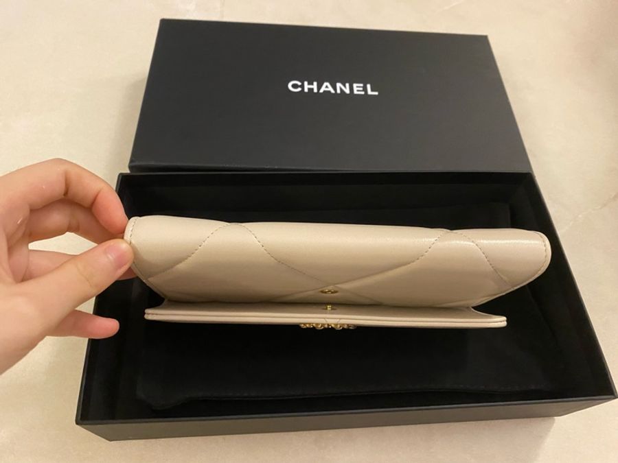 香奈兒Chanel 19包 米白羊皮長夾-4