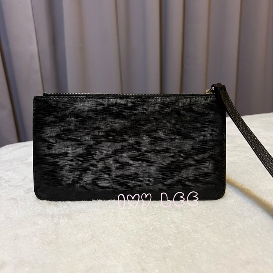 FENDI 卡爾公仔造型鉚釘防刮牛皮手拿包 單層包 二手精品-1