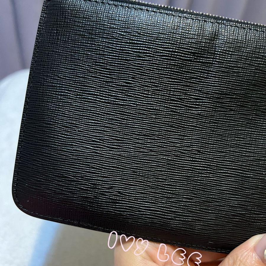 FENDI 卡爾公仔造型鉚釘防刮牛皮手拿包 單層包 二手精品-4
