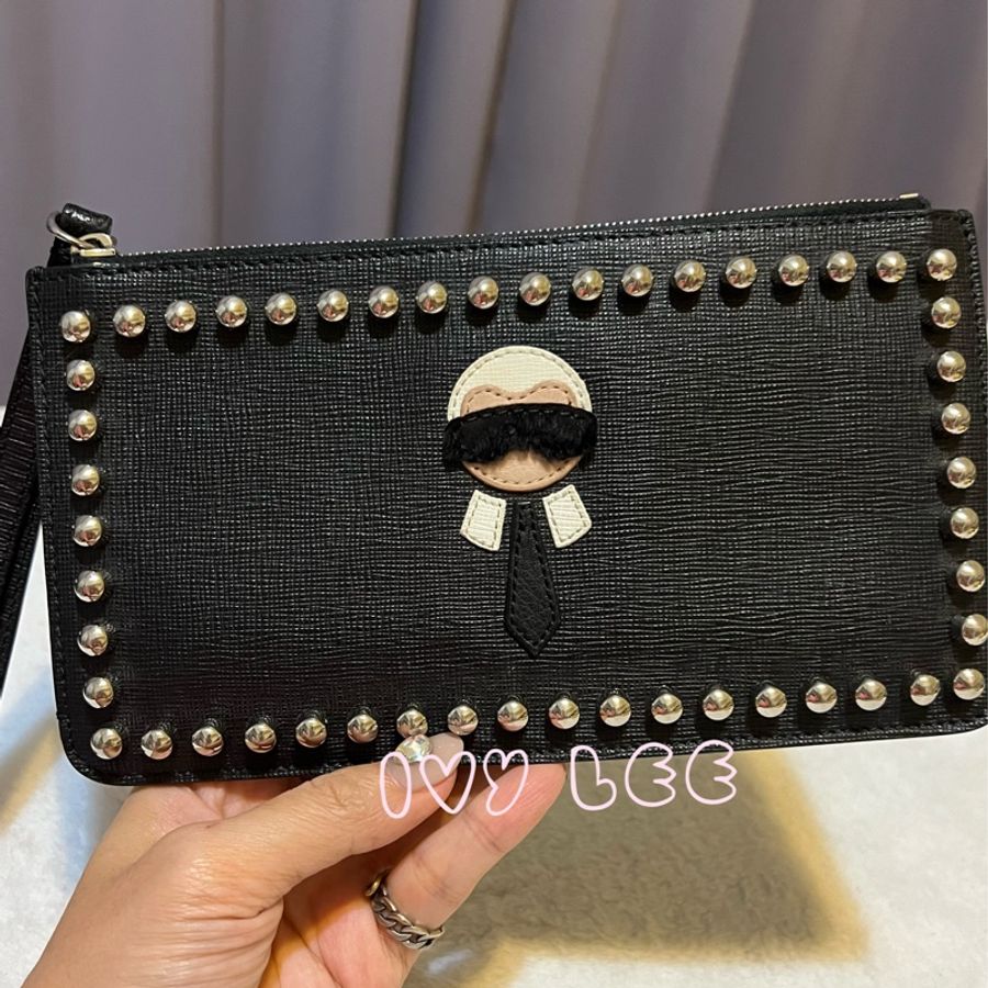 FENDI 卡爾公仔造型鉚釘防刮牛皮手拿包 單層包 二手精品-15