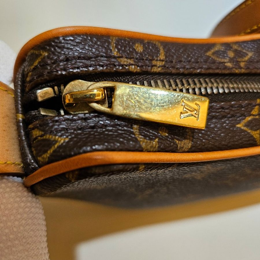 LV Vintage可頌包.半月包LV Remix
Croissant MM-10