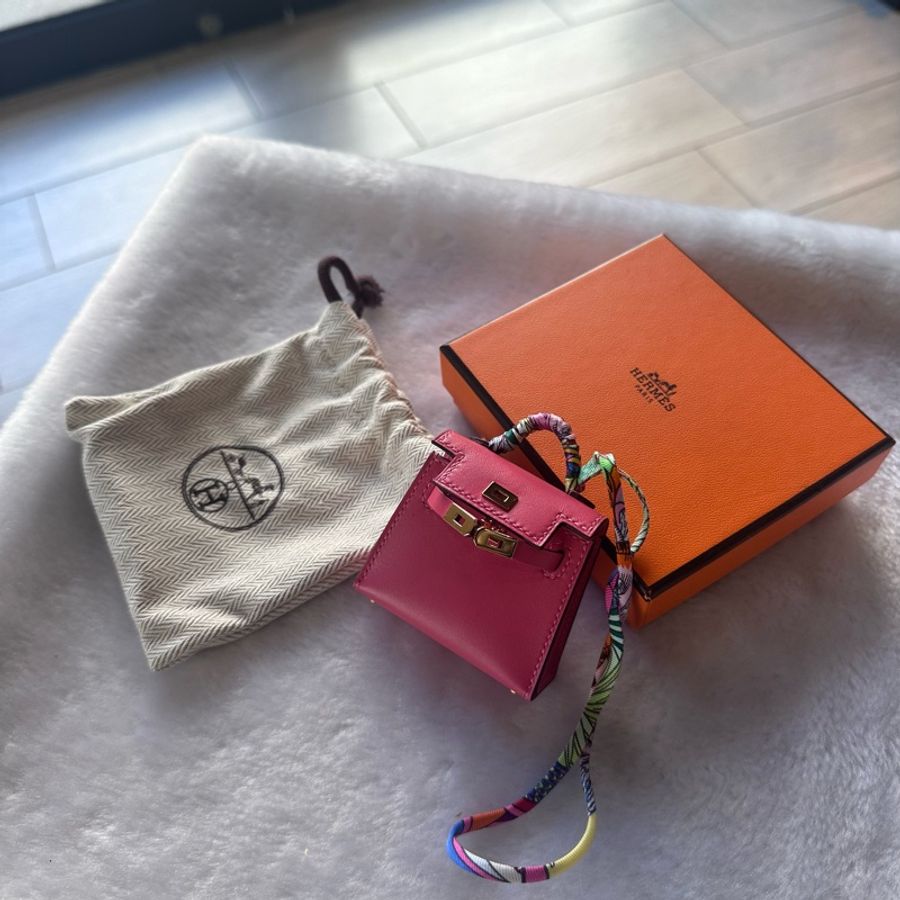 Hermes Kelly Twilly Bag 拼色迷你凱莉包吊飾(唇膏粉/古典玫瑰粉)-0