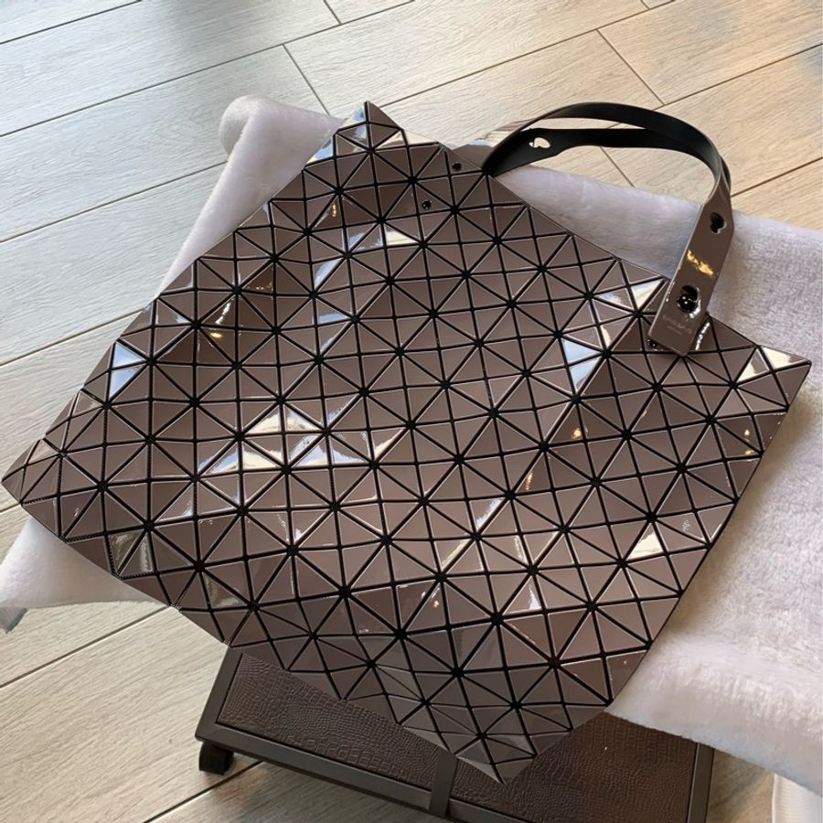 ISSEY MIYAKE BAO BAO PRISM GLOSS 10X10亮面手提包-1