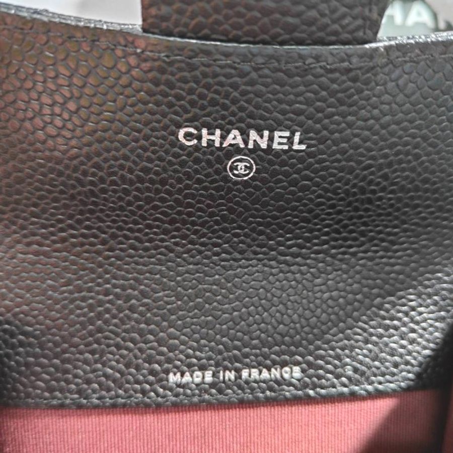 香奈兒Chanel荔枝牛皮卡包（黑銀）全新..未使用.晶片板-12