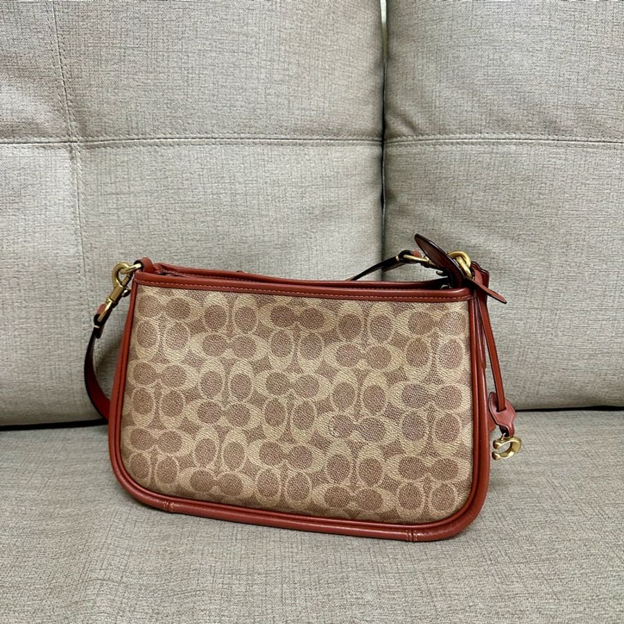 Coach CARY 經典 CANVAS 帆布斜背手袋-6