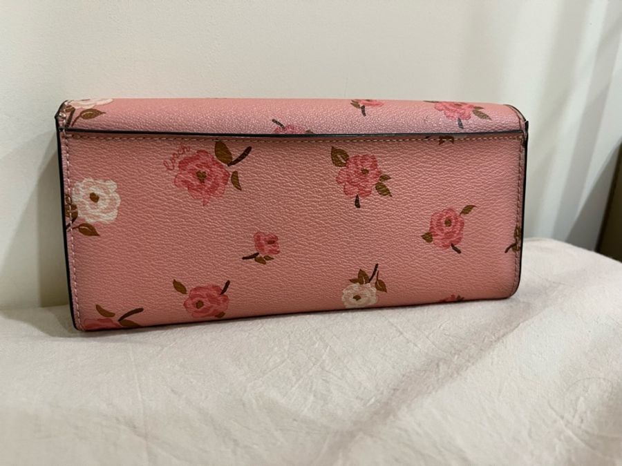 coach 粉嫩花卉碎花長夾-1