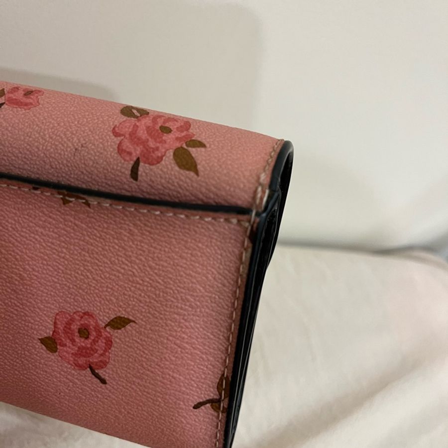 coach 粉嫩花卉碎花長夾-4