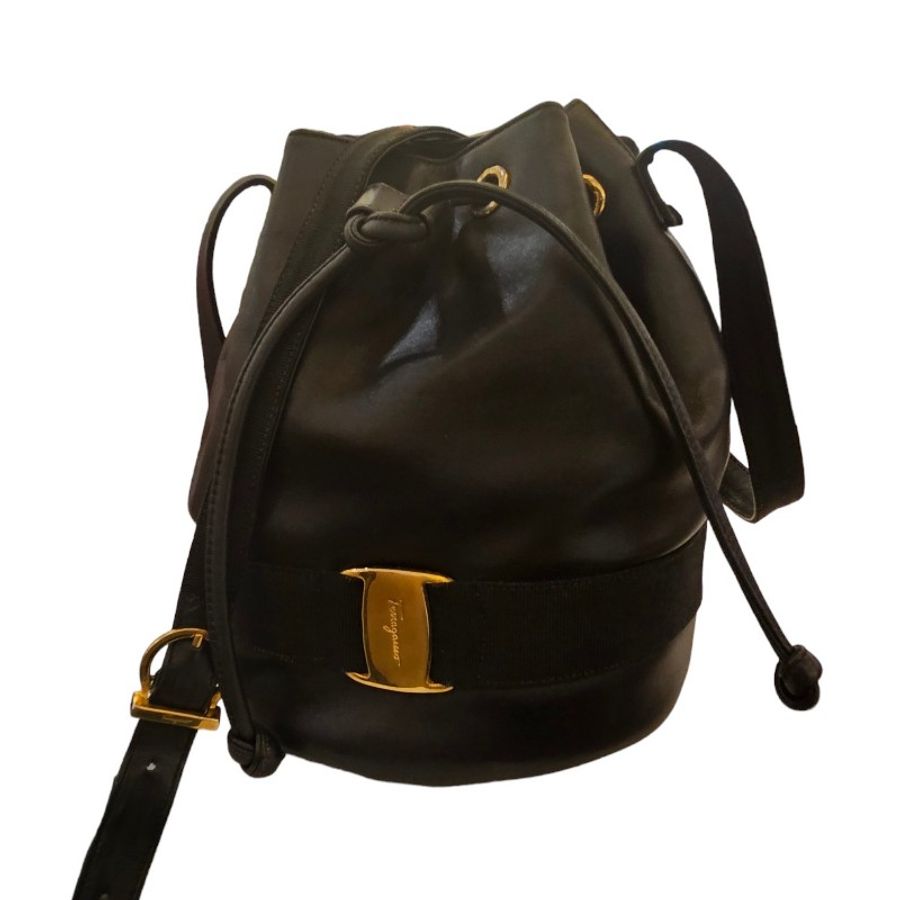 ferragamo vintage 古董黑金水桶包-9