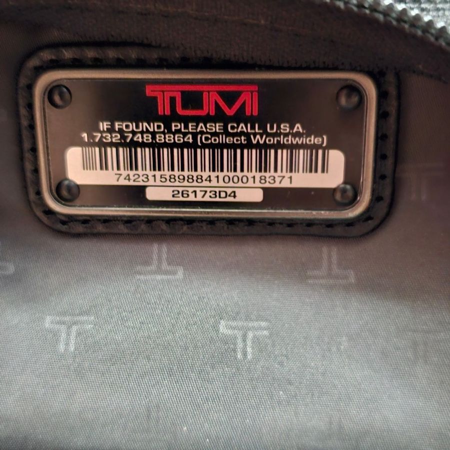 Tumi (26173D4)經典款防彈電腦包-8