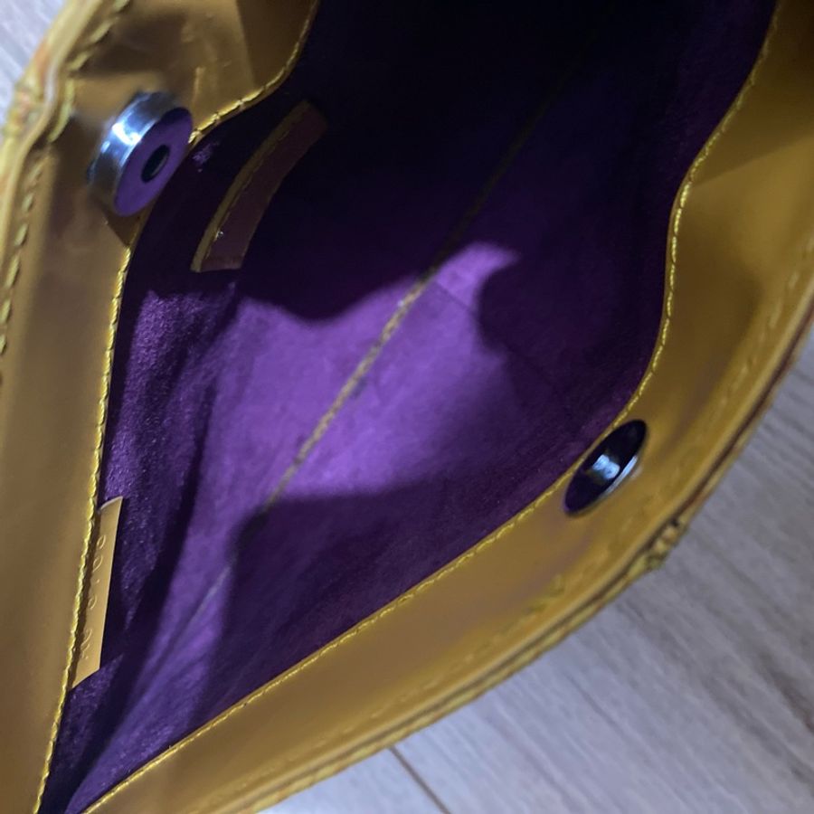 LOUIS VUITTON 水波紋腋下宴會包-3