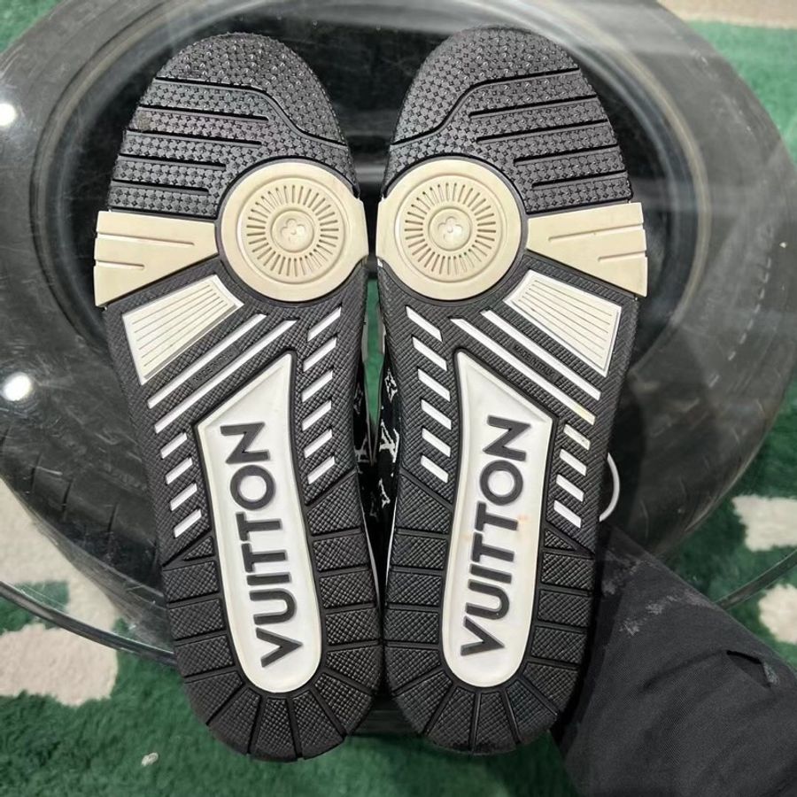 Louis Vuitton 植絨老花Trainer 黑色-0