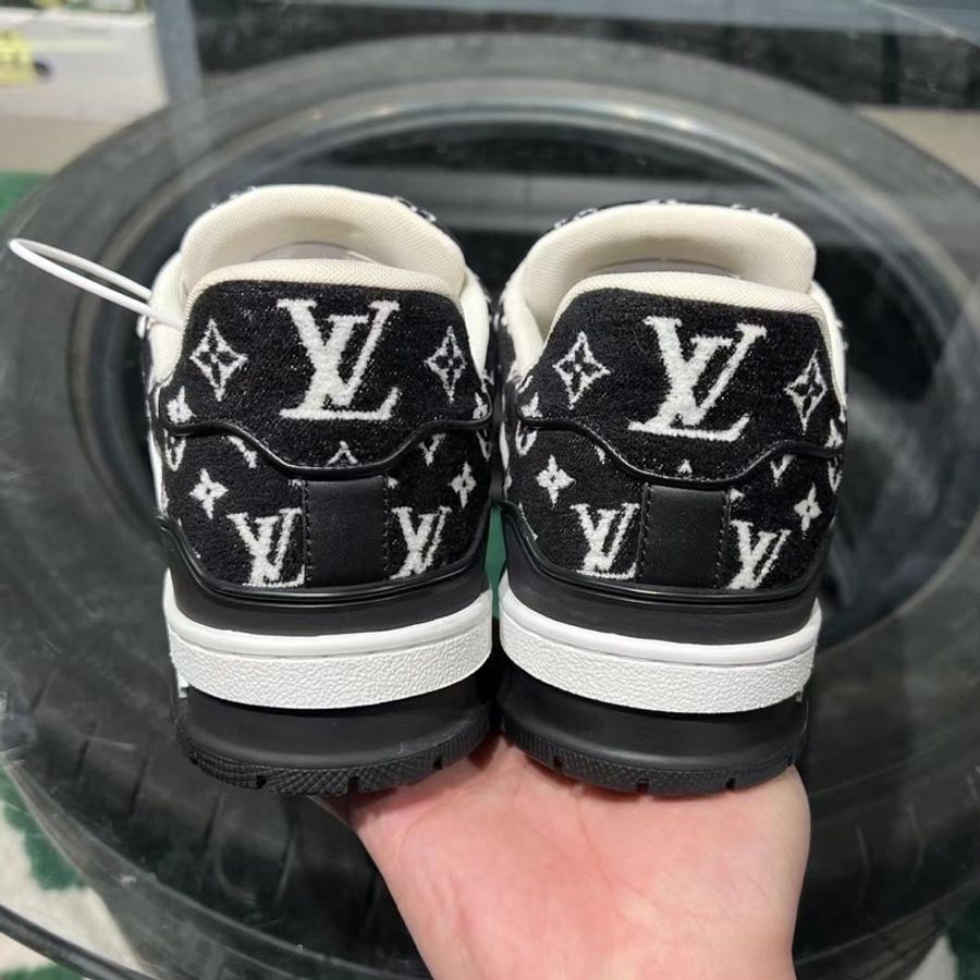Louis Vuitton 植絨老花Trainer 黑色-1