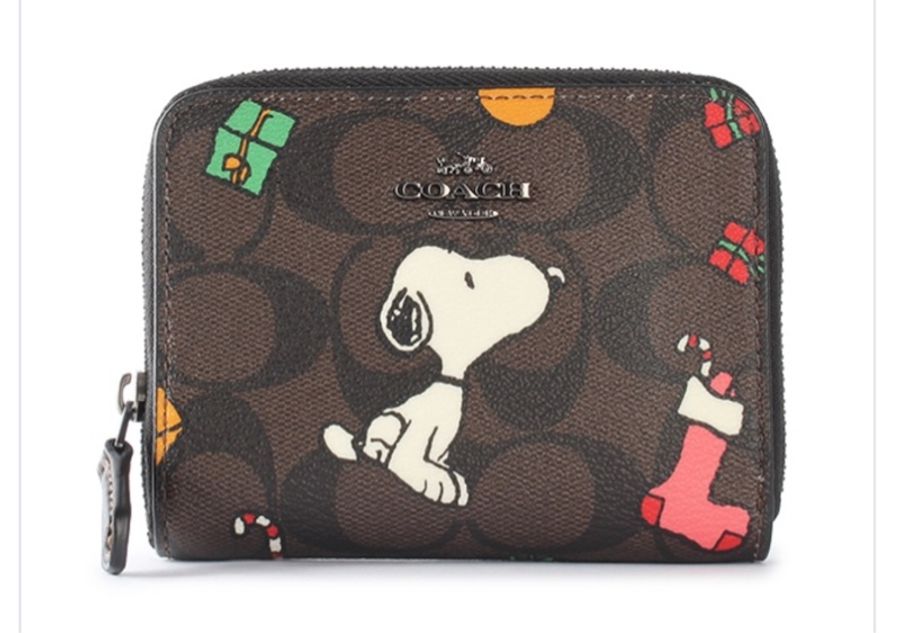 COACH X PEANUTS SNOOPY與禮物圖案滿版C LOGO 限量短夾-5