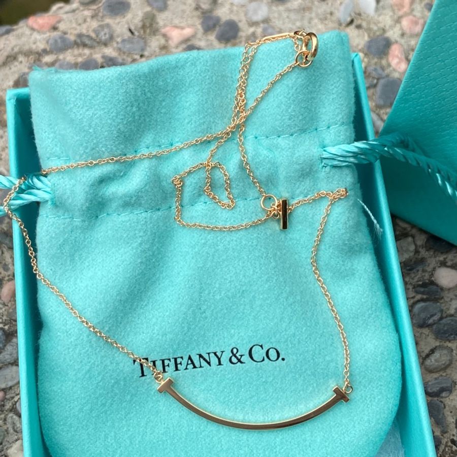 二手近新Tiffany T Smile 鏈墜 K金 小號 微笑項鏈-0