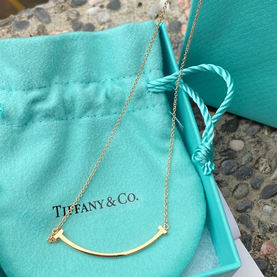 二手近新Tiffany T Smile 鏈墜 K金 小號 微笑項鏈-1