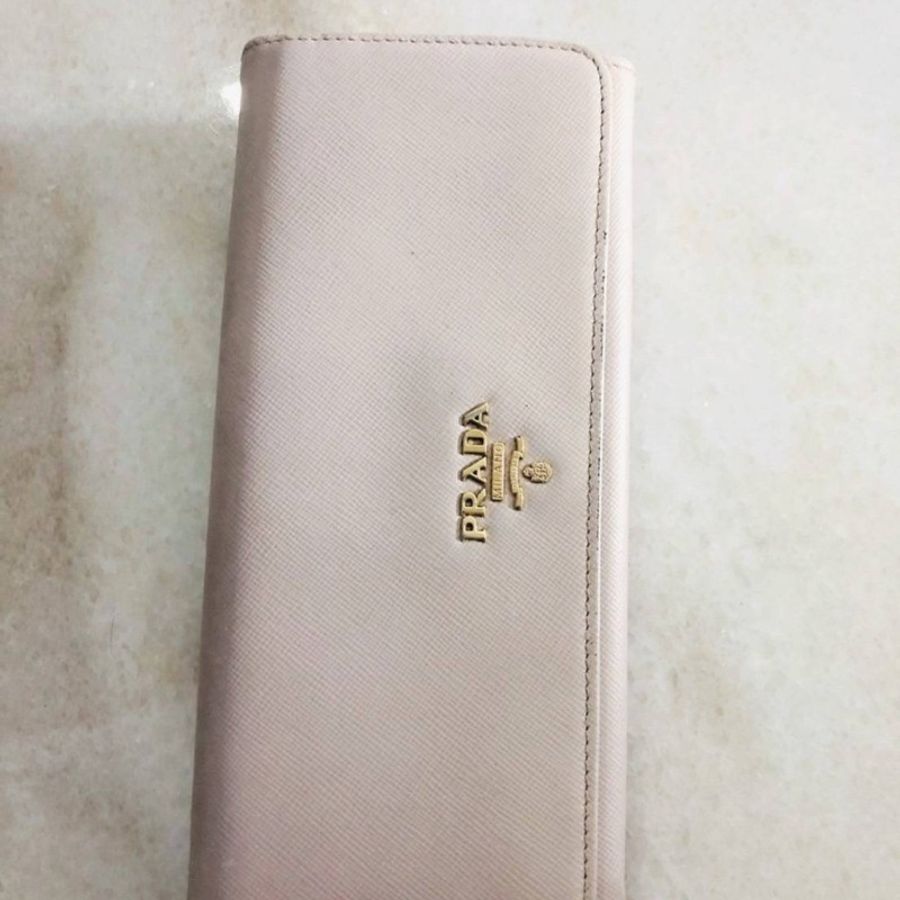 PRADA 粉米色防刮牛皮金釦開釦長夾-0