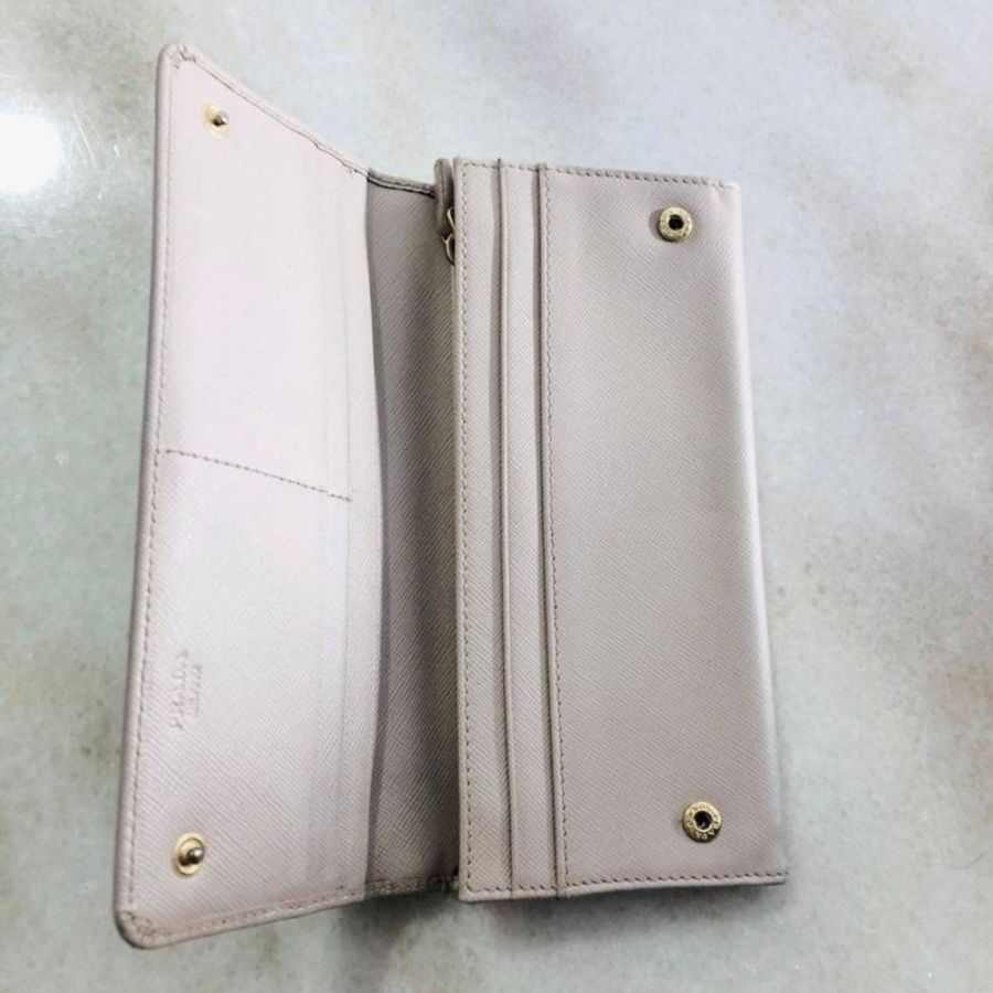 PRADA 粉米色防刮牛皮金釦開釦長夾-2