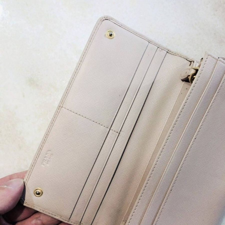 PRADA 粉米色防刮牛皮金釦開釦長夾-3