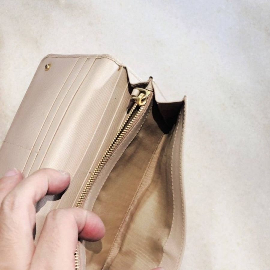 PRADA 粉米色防刮牛皮金釦開釦長夾-5