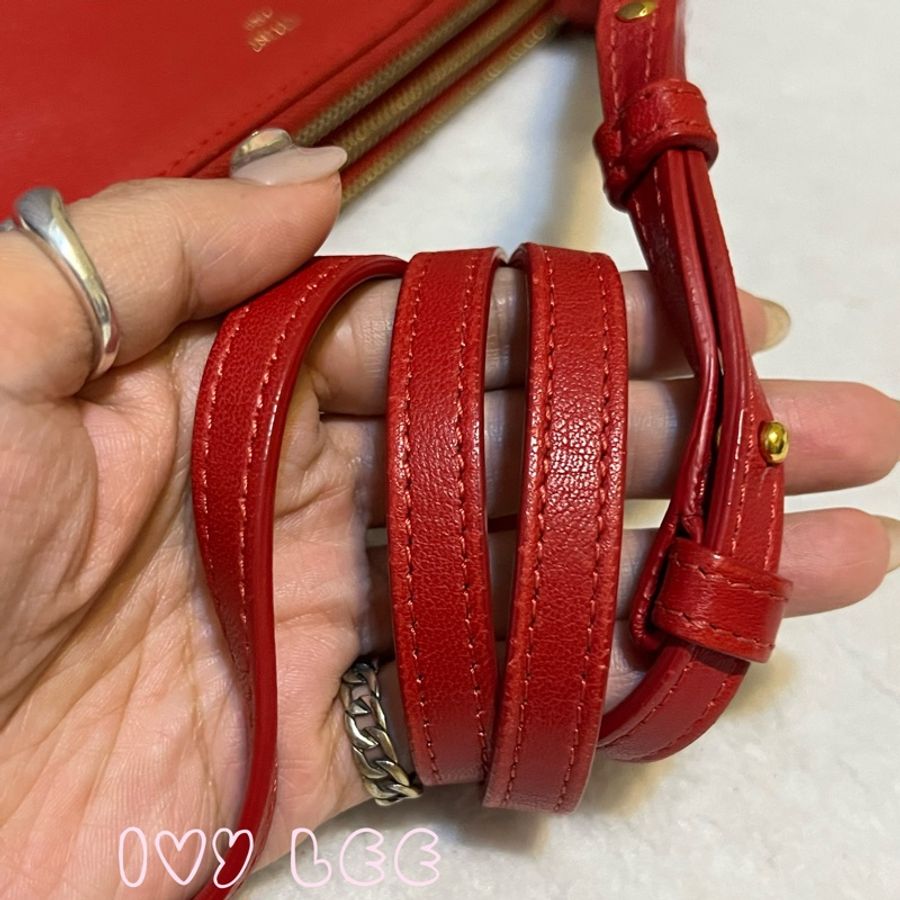Celine Trio系列經典燙金LOGO小羊皮三夾層斜背包 經典紅色 二手精品-9