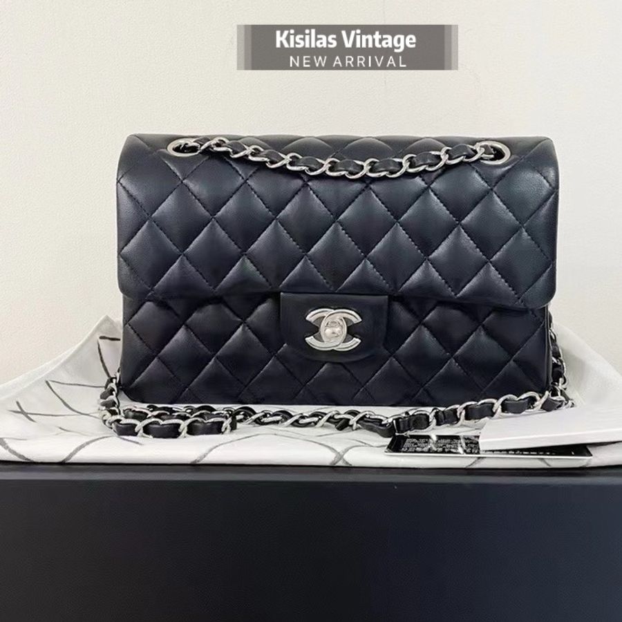 Chanel Lambskin CF23 銀扣-0