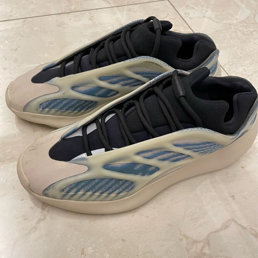 Yeezy 700 V3 白藍 2.0配色初代顏色相近-0